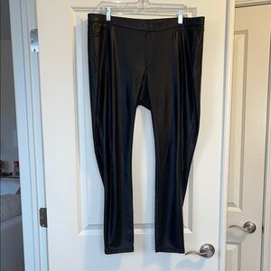 HUE Black Faux Leather Leggings